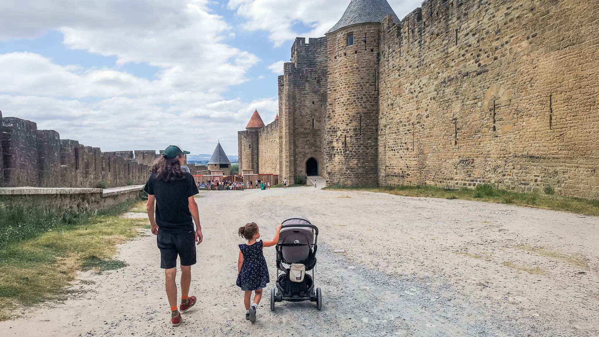 Oliver mit Kindern in Carcassonne